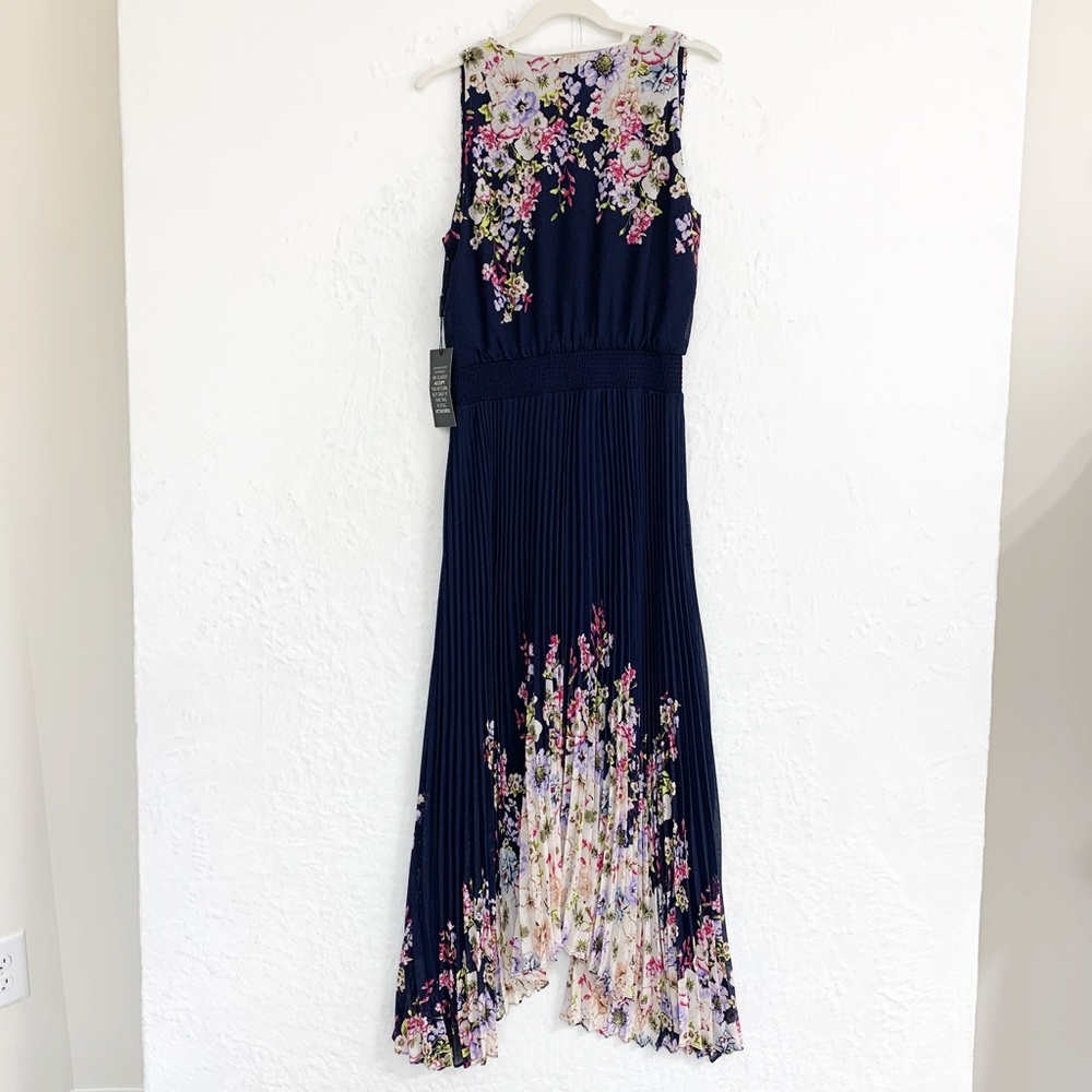 White House Black Market Navy Floral Smocked Pleated Midi Dress Sz 6 - Picture 4 of 16